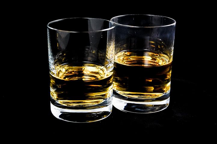 Alkohol – jak oraz co pić, żeby czerpać przyjemność?